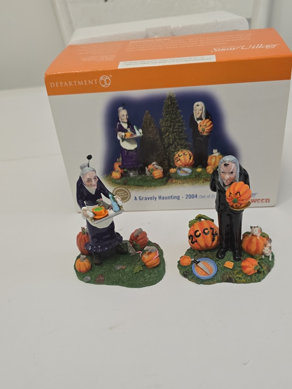 Department 56 Halloween Snow Village A Gravely Haunting 2004 Set Of 2